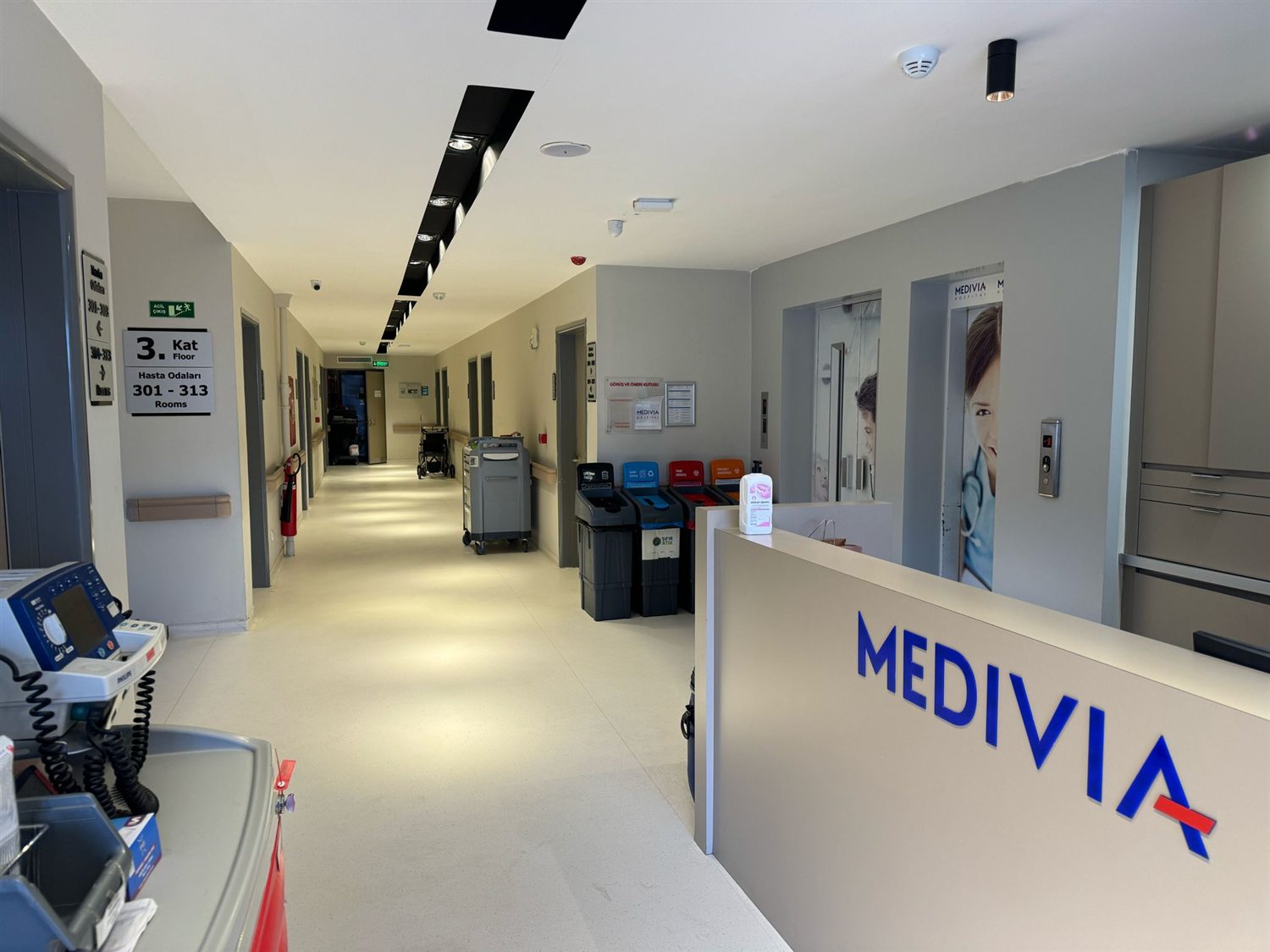 The actual Medivia Hospital patient reception and clinical corridor